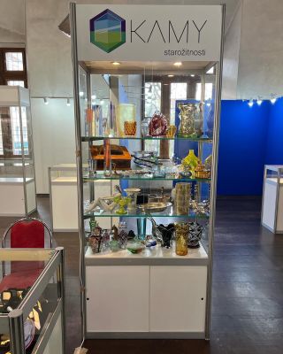 Napiš prosím tě post na Instagram, že zveme naše zákazníky, aby nás naštívili na veletrh starožitnosti v Novoměstský...